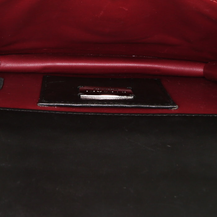 Bulgari Serpenti handbag in black leather - Detail D2