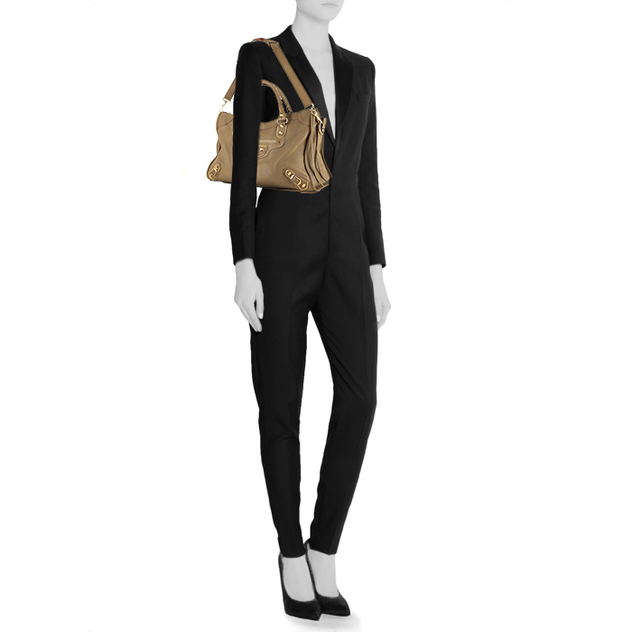 Bolso de mano Balenciaga Classic City en cuero beige - Detail D2