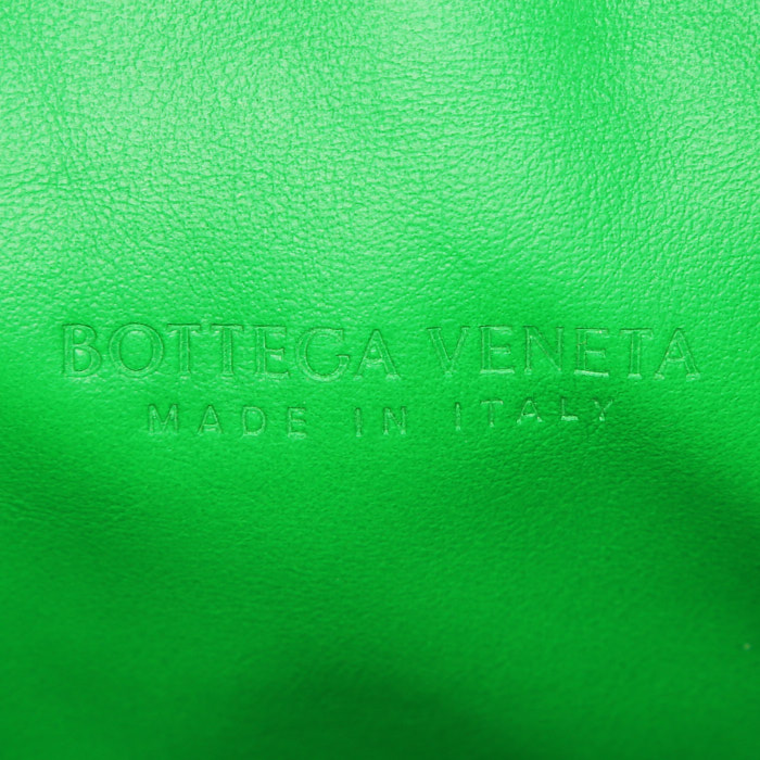 Bolso zurrón Bottega Veneta Teen Jodie en cuero intrecciato verde - Detail D3