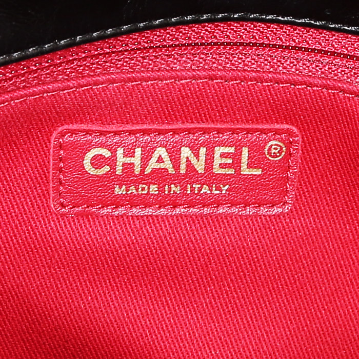 Chanel  Coco Handle shoulder bag  in black leather - Detail D4