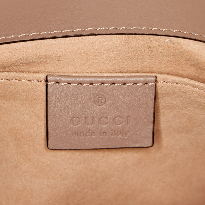 Gucci  GG Marmont small model  shoulder bag  in beige quilted leather - Detail D4