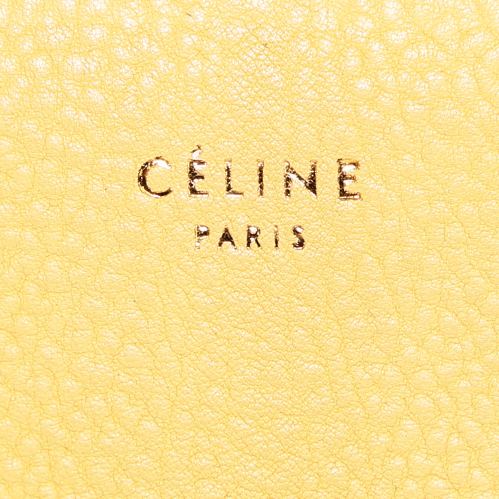 Sac à main Celine Edge en cuir grainé jaune et noir - Detail D3