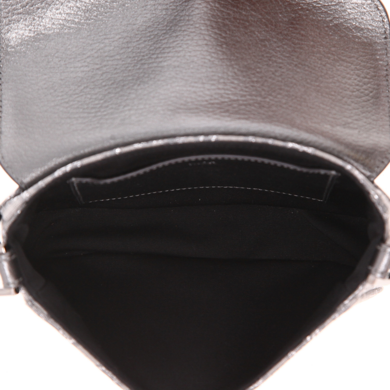 Bolso bandolera Dior  Saddle Messenger mini  en lona monogram gris y cuero plateado - Detail D4