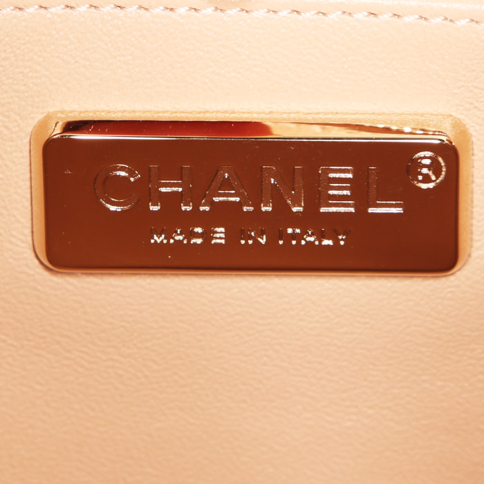 Mochila Chanel Affinity en cuero granulado beige y piel de pitón natural - Detail D3