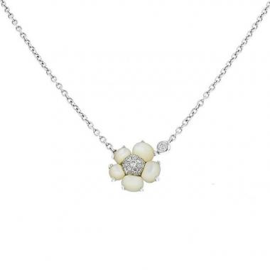 Collar Mauboussin Éternité Tendresse en oro blanco,  nácar y diamantes