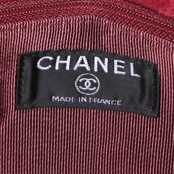Bolso bandolera Chanel en ante rojo Rubis - Detail D3