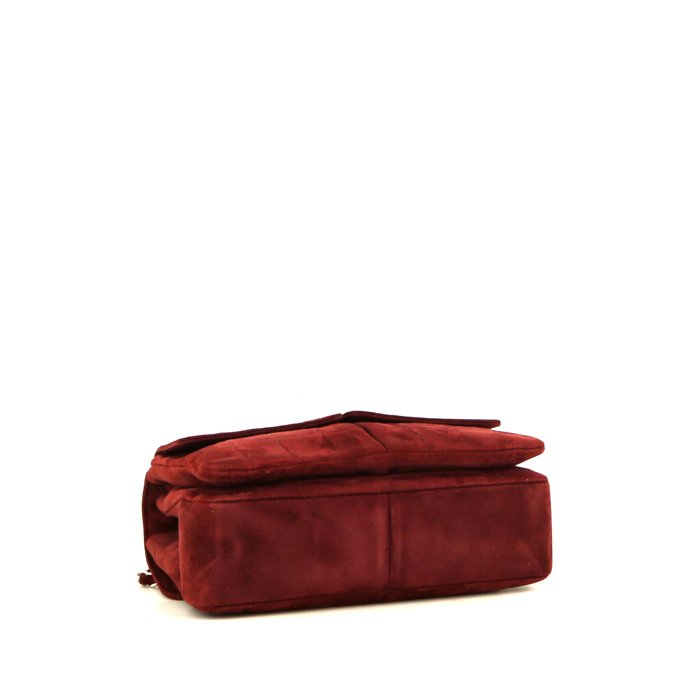 Sac bandoulière Chanel en daim rouge Rubis - Detail D4