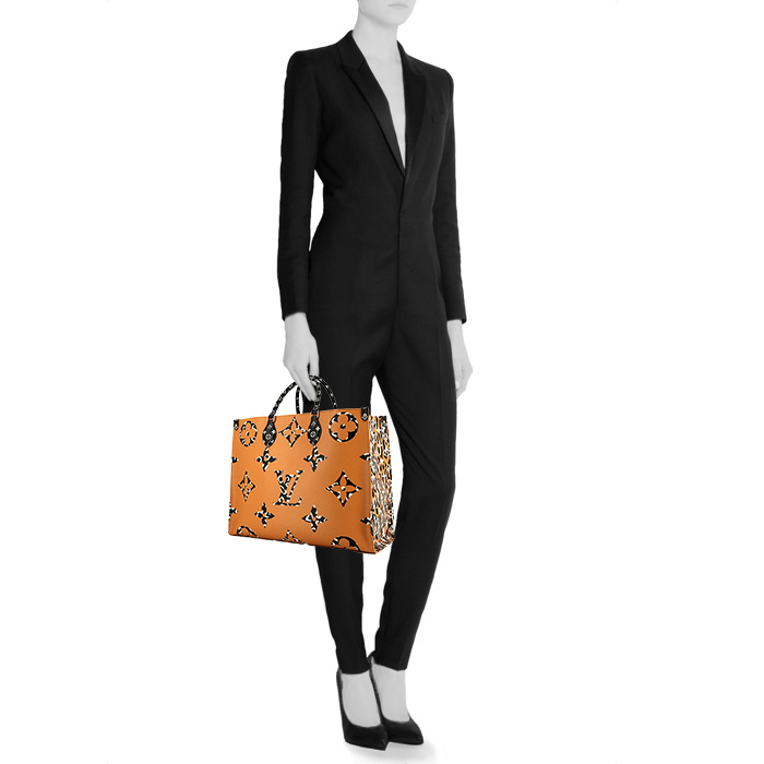 Louis Vuitton  Onthego large model  shopping bag  in beige and orange bicolor  monogram canvas - Detail D1