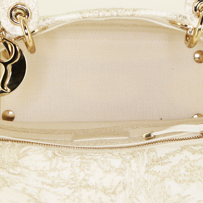 Dior  Lady Dior handbag  in white canvas - Detail D3