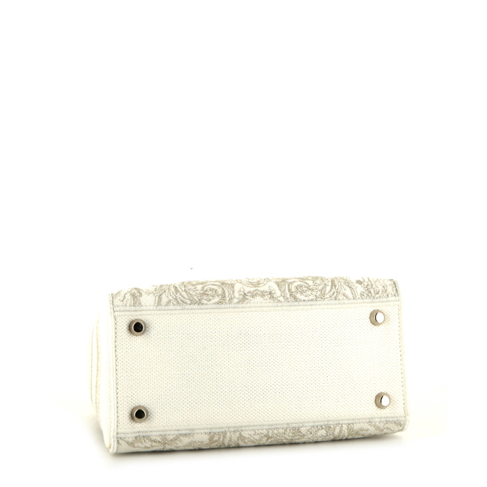Dior  Lady Dior handbag  in white canvas - Detail D5