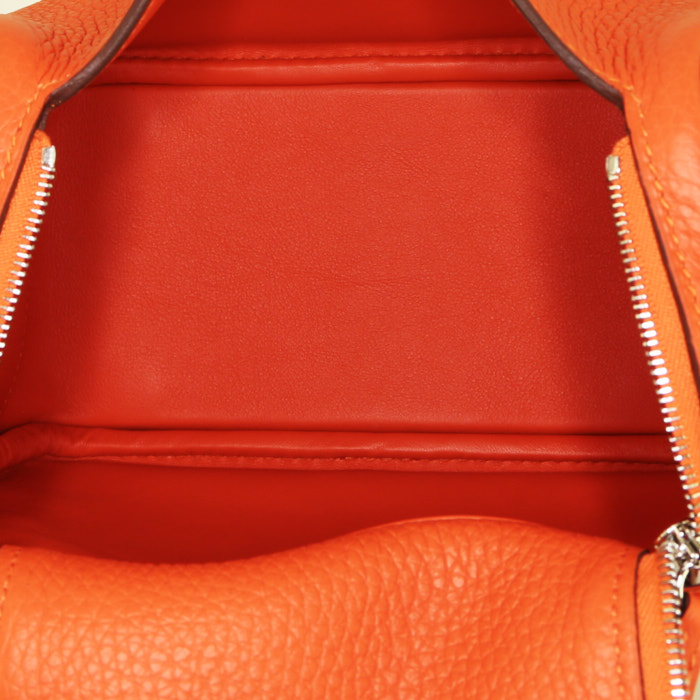 Borsa a tracolla Hermes Lindy mini in pelle togo arancione - Detail D2