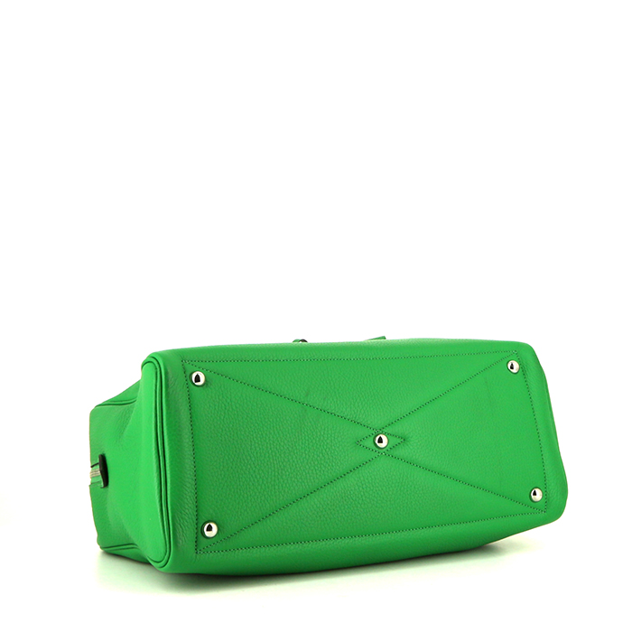 Hermes Victoria handbag in green Bamboo togo leather - Detail D4