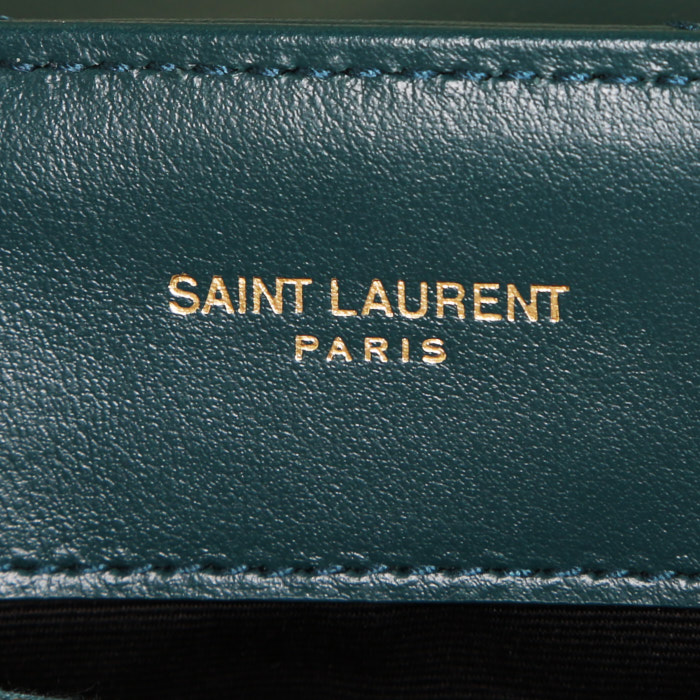 Sac bandoulière Saint Laurent Loulou petit modèle en cuir matelassé chevrons vert - Detail D4