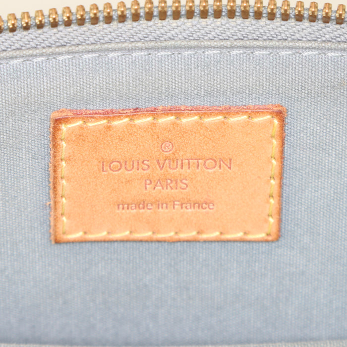 Bolso de mano Louis Vuitton Alma BB en charol Monogram verde - Detail D4