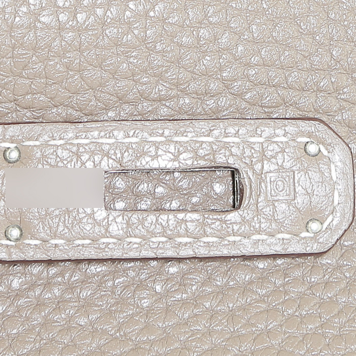 Hermès  Kelly 35 cm handbag  in etoupe togo leather - Detail D5