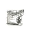 Chanel 22 shopping bag in silver leather - 00pp thumbnail