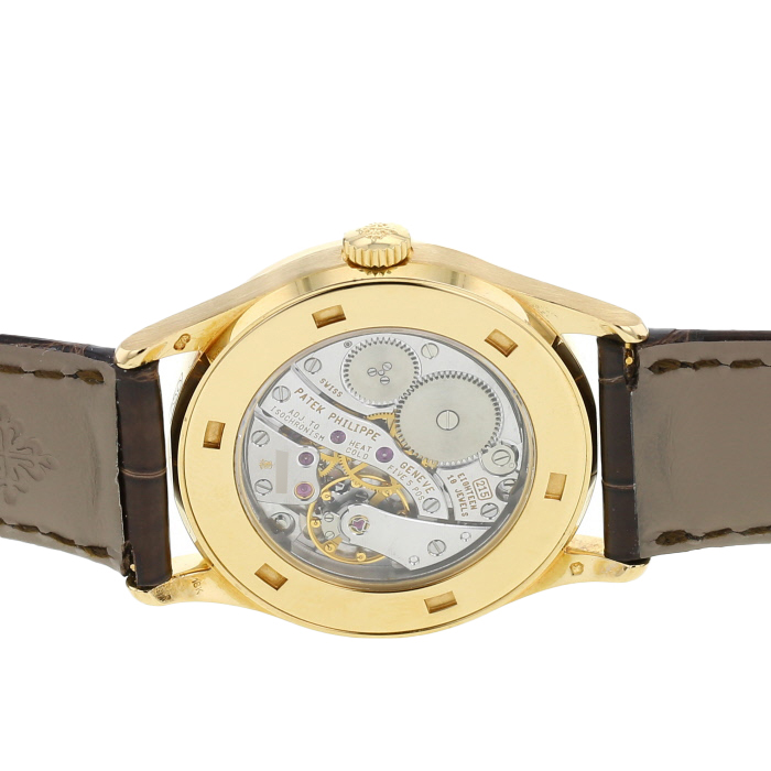 Patek Philippe Calatrava  in yellow gold Ref: Patek Philippe - 5096  Circa 1997 - Detail D2