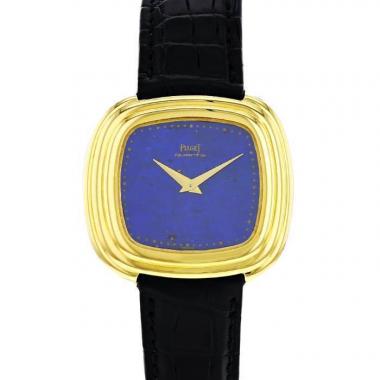 Vintage Gold Fendi Watch with Black Leather Embossed Band