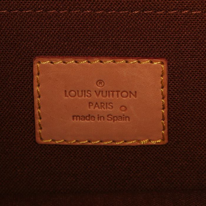 Bolso bandolera Louis Vuitton Sac de Gym en lona Monogram marrón y cuero natural - Detail D4