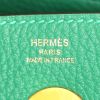 Bolso de mano Hermes Lindy en cuero verde - Detail D3 thumbnail