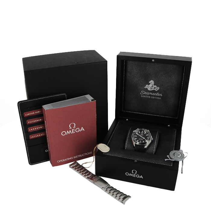 Omega Seamaster Planet Ocean 600 M  in stainless steel Ref: Omega - 222.30.42.20.01.001  Circa 2010