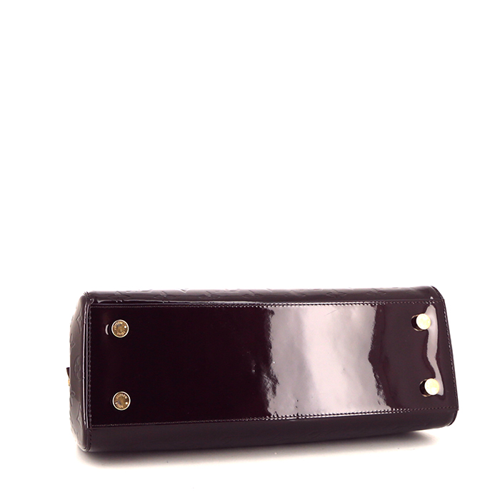Louis Vuitton  Brea handbag  in purple patent leather  and natural leather - Detail D5