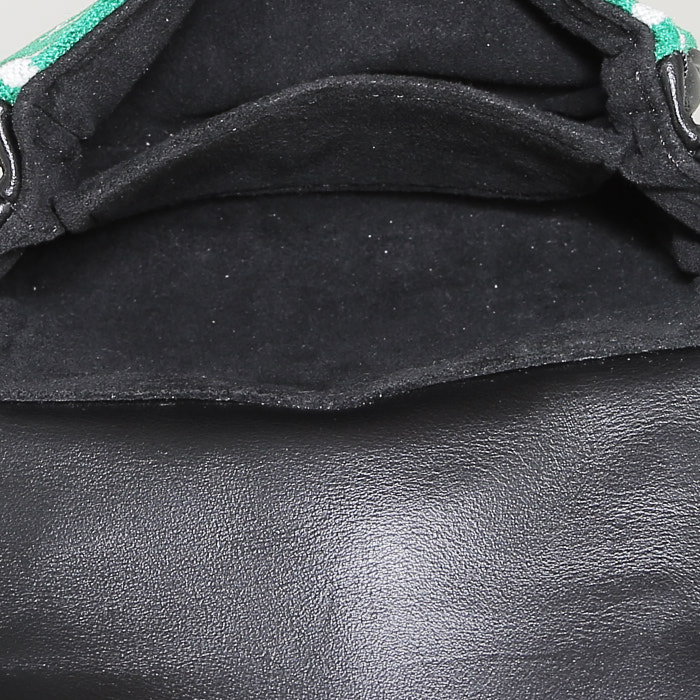 Louis Vuitton Metis micro handbag in green and white velvet and black leather - Detail D3