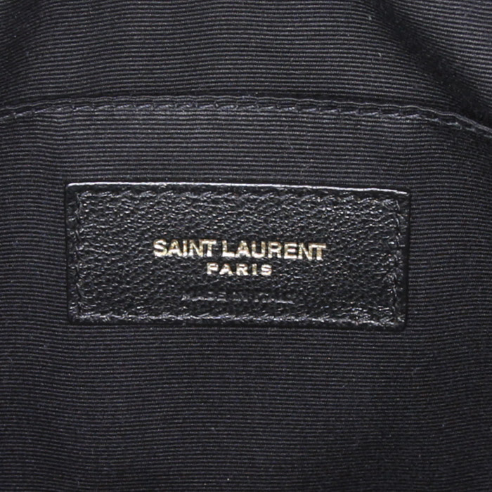 Saint Laurent Lou Sac Caméra shoulder bag in black chevron quilted leather - Detail D3