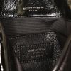 Bolso bandolera Saint Laurent Niki Baby en cuero acolchado con motivos de espigas negro - Detail D4 thumbnail