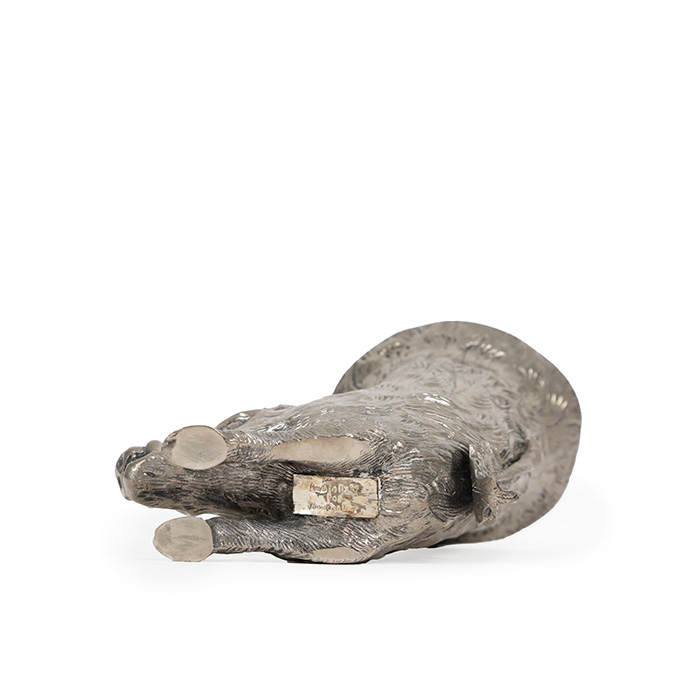 Gabriella Crespi, timbale rython "Sanglier", pour Christian Dior Maison, en métal argenté ciselé, signé, des années 1970 - Detail D3