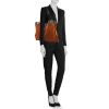 Shopping bag Gucci Rajaha in camoscio marrone e pelle verniciata nera - Detail D1 thumbnail