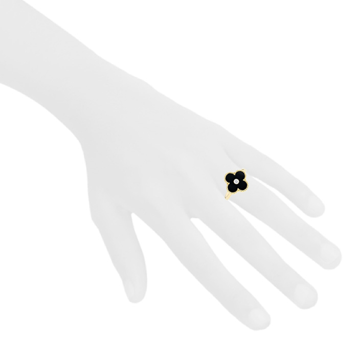 Sortija Van Cleef & Arpels Alhambra Vintage en oro amarillo, ónix y diamante - Detail D1