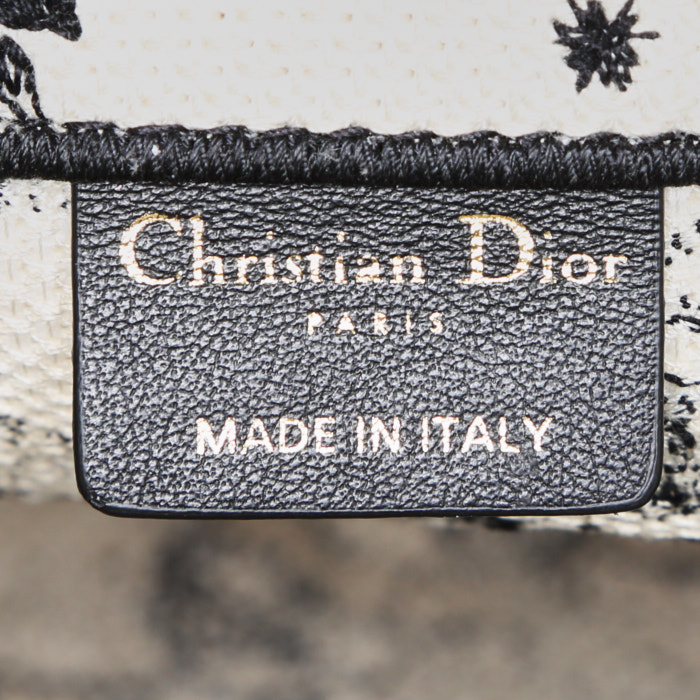 Bolso Cabás Dior Book Tote en lona estampada negra y blanca - Detail D3