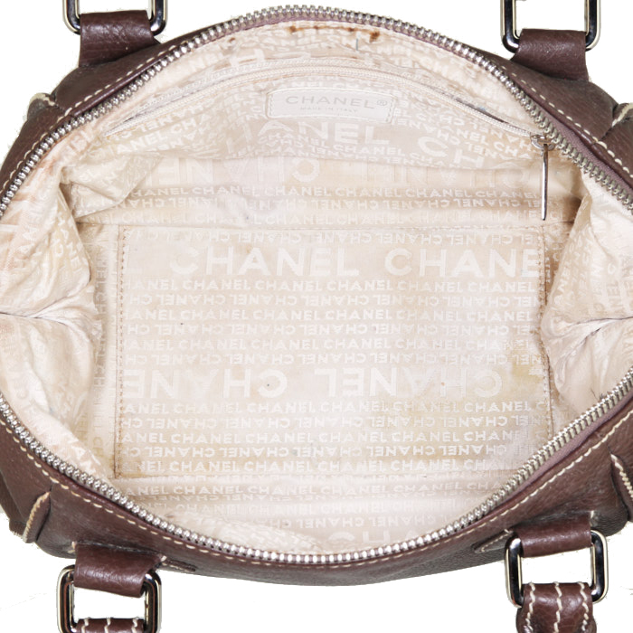 Bolso de mano Chanel en cuero marrón - Detail D2