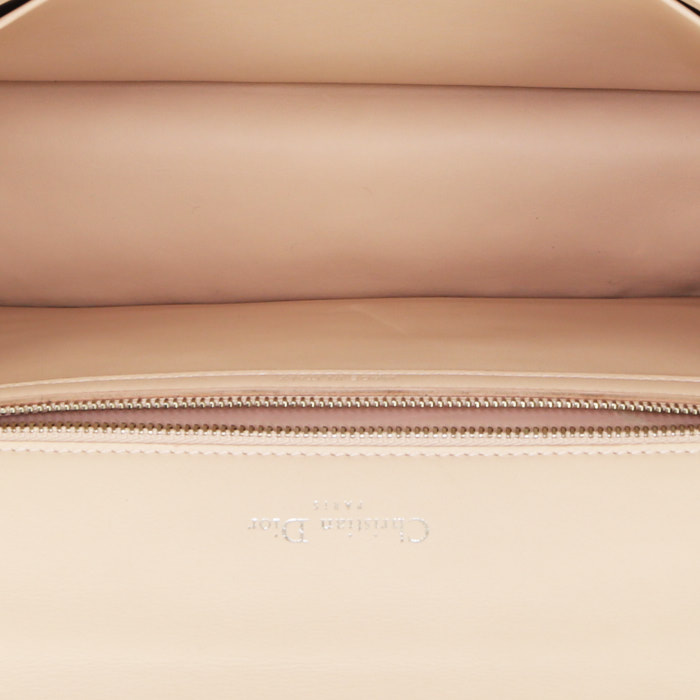 Bolso de mano Dior Diorama en cuero cannage beige - Detail D3