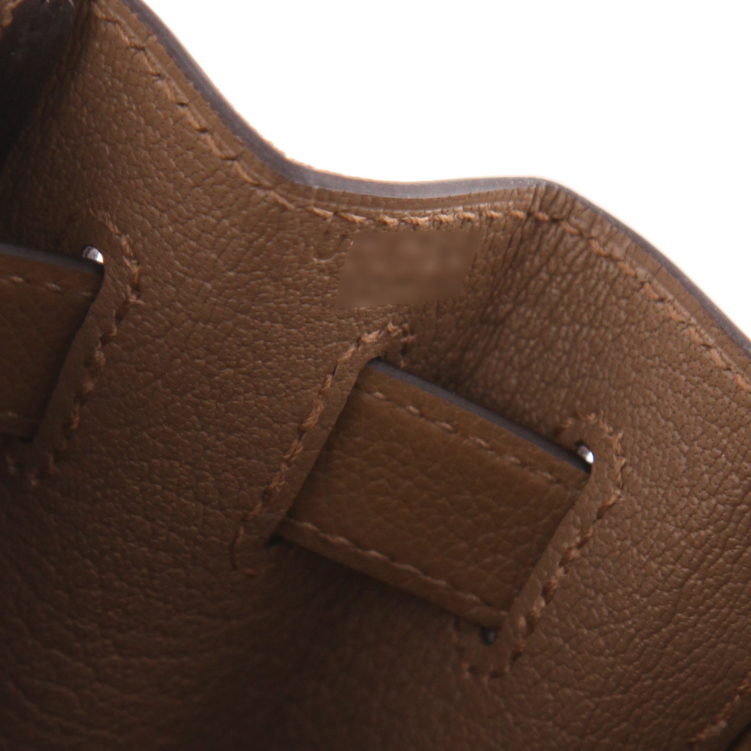 Hermès  Kelly 28 cm handbag  in etoupe togo leather - Detail D4