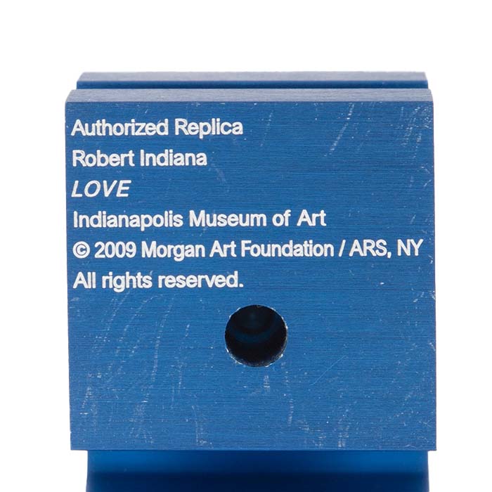 Robert Indiana, "LOVE", sculpture en aluminium teinté bleu, multiple édité par la fondation Morgan Art / ARS (NY), estampillé, de 2009 - Detail D3