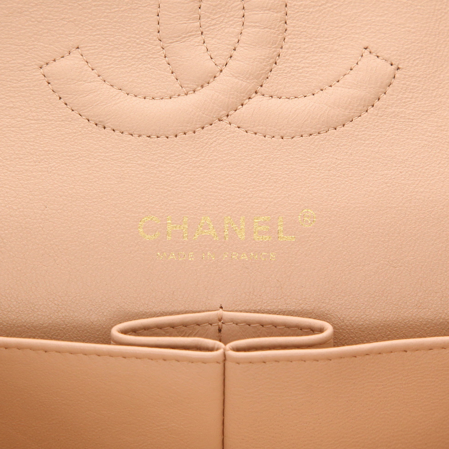 Bolso de mano Chanel  Timeless Classic en cuero acolchado beige - Detail D2