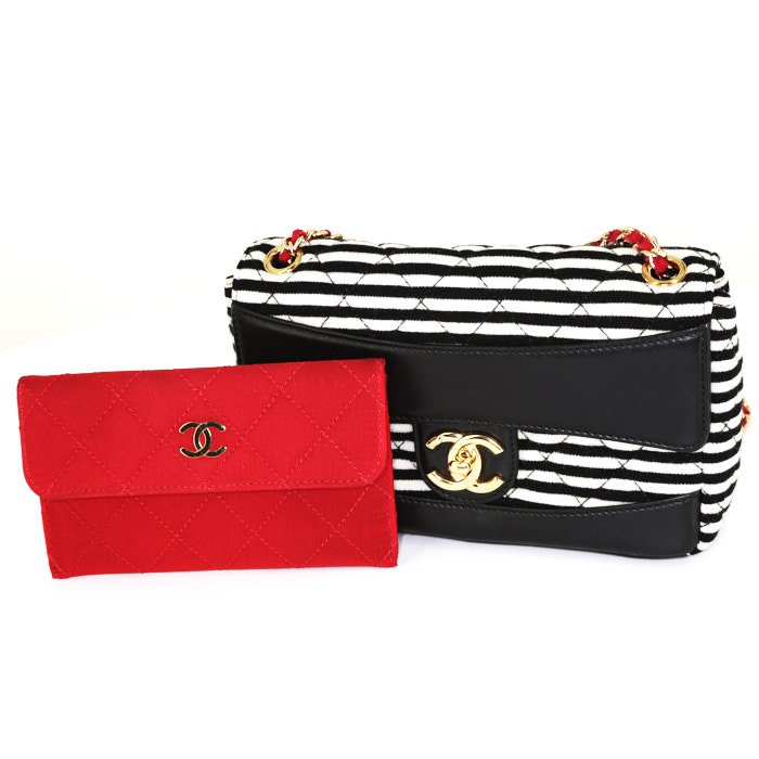 Bolso de mano Chanel Timeless en lona bicolor negra y blanca y cuero acolchado negro - Detail D3