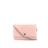 Sac bandoulière Chanel Wallet on Chain en cuir matelassé rose - 360 thumbnail
