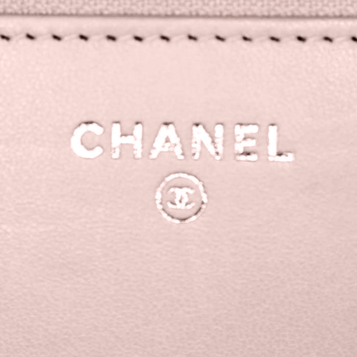 Chanel Wallet on Chain shoulder bag in pink quilted leather - Detail D3