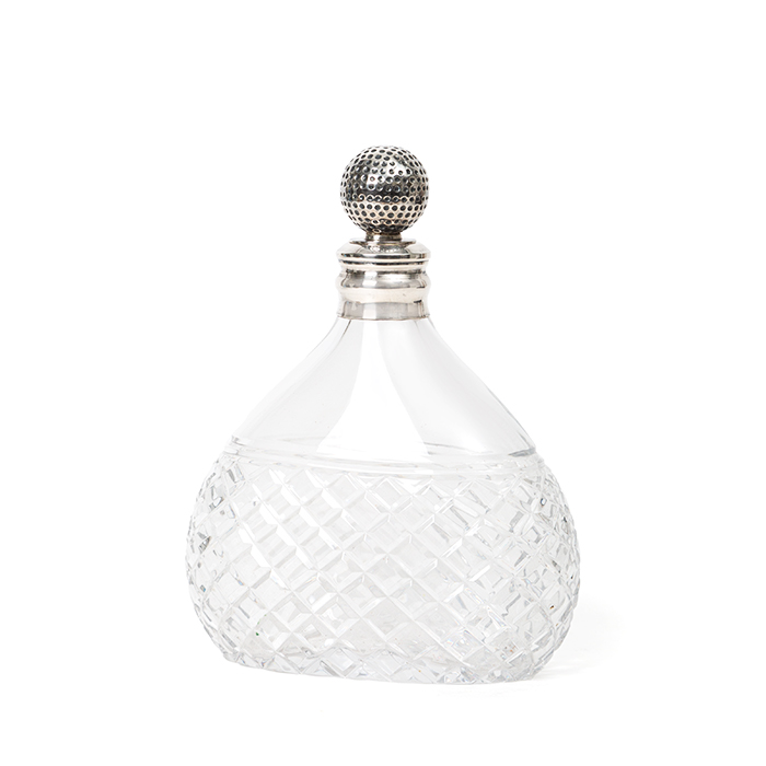 Hermès, carafe "balle de golf", en cristal et argent massif, signée et poinçon du maître orfèvre, des années 1960 - Detail D1