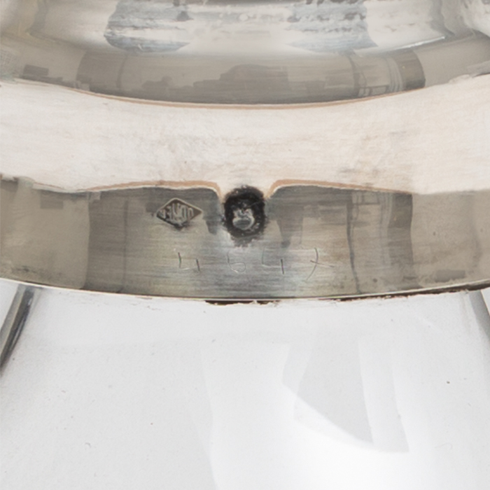 Hermès, carafe "balle de golf", en cristal et argent massif, signée et poinçon du maître orfèvre, des années 1960 - Detail D5