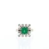 Anello Vintage in oro bianco,  smeraldo e diamanti - 360 thumbnail