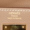 Hermès  Kelly 28 cm handbag  in etoupe togo leather - Detail D4 thumbnail