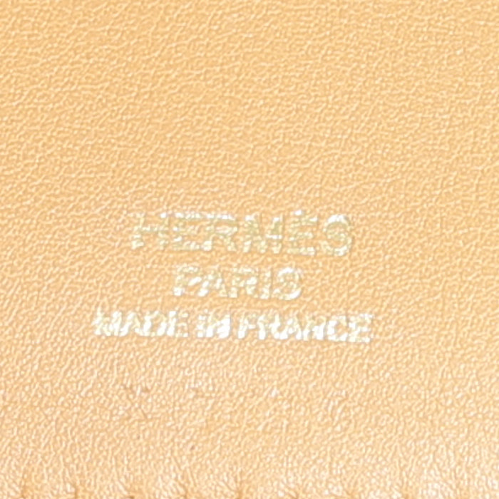 Bolsito de mano Hermès  Kelly Cut en cuero swift Biscuit - Detail D3