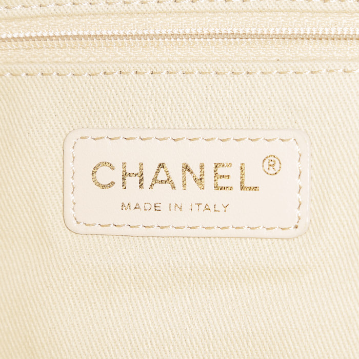 Chanel  Deauville shopping bag  in navy blue canvas - Detail D3