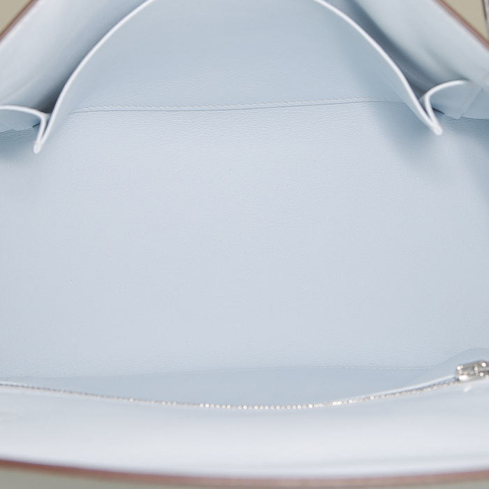 Bolso de mano Hermès Kelly 25 cm en cuero swift Bleu Brume - Detail D3