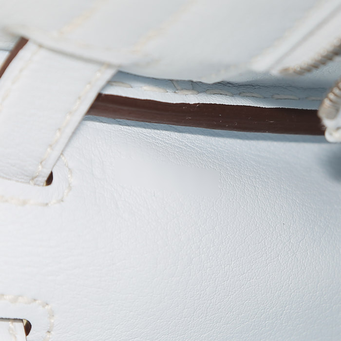 Bolso de mano Hermès Kelly 25 cm en cuero swift Bleu Brume - Detail D5