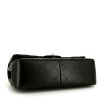 Bolso bandolera Chanel Timeless jumbo en cuero acolchado negro - Detail D5 thumbnail